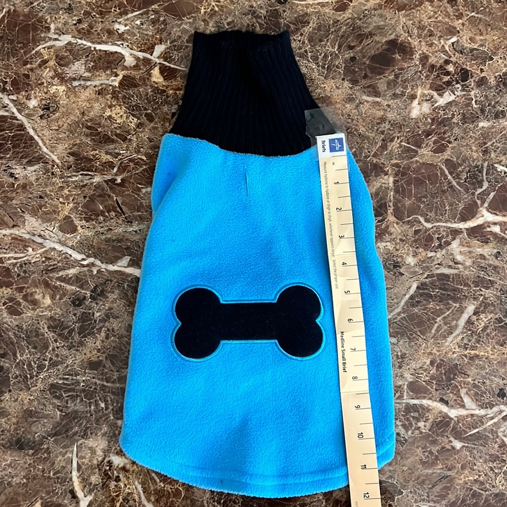 🐶 Dog sweater size M
